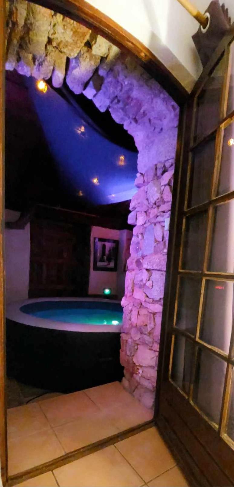 Chambre Love Romantique Avec Spa Privee Calvi  Esterno foto