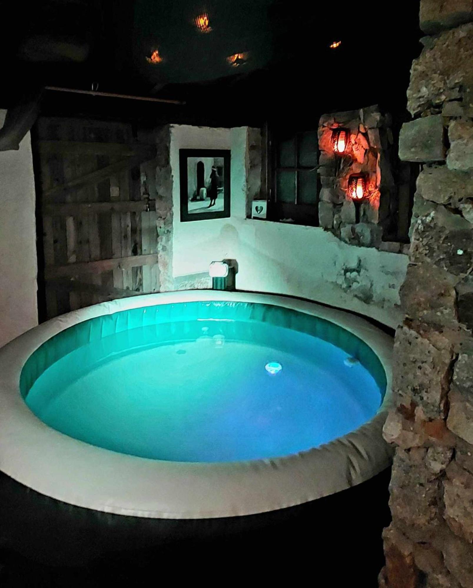 Chambre Love Romantique Avec Spa Privee Calvi  Esterno foto