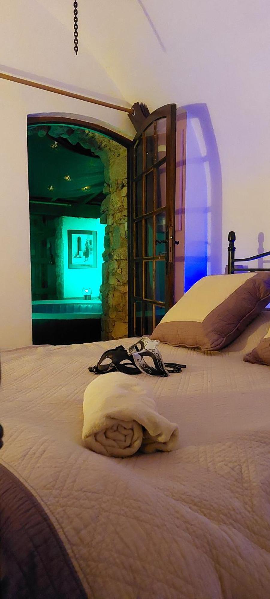 Chambre Love Romantique Avec Spa Privee Calvi  Esterno foto